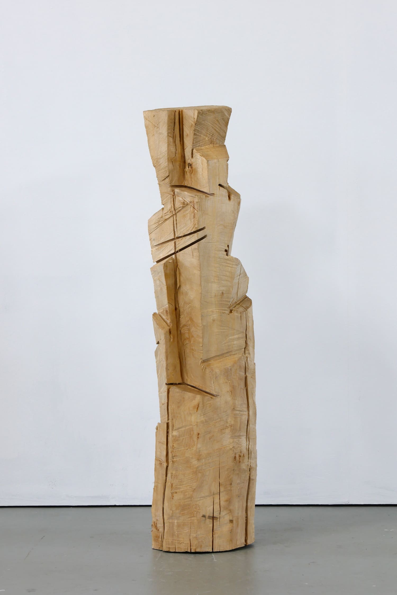 Skulptur aus Birke Titel Kubistische Studie No2 ein Werk von Ina Mertens 2023