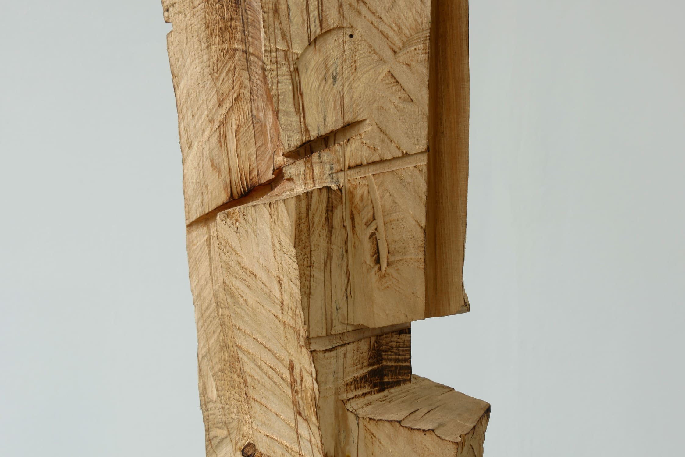 Skulptur aus Birke Titel Kubistische Studie No5 ein Werk von Ina Mertens 2024